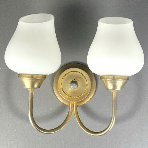 Suspension applique murale