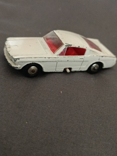 Voiture miniature matchbox - miniature,