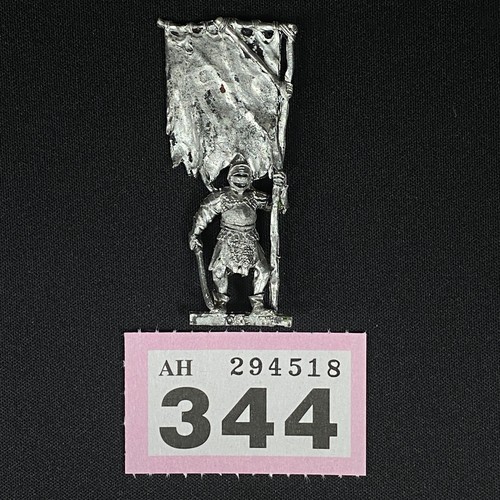 Orc banner bearer milieu - banner, du