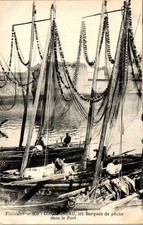 29 CONCARNEAU - barques de