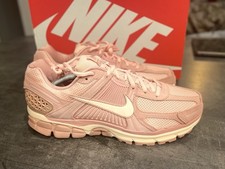 Nike Zoom Vomero 5 Red