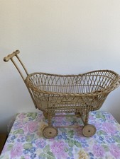 ancien petit berceau osier deco chambre enfant poupee vintage