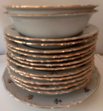 12 assiettes creuses, 2 plats