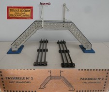 # 2 - HORNBY accessoires Train 0  Passerelle métallique 2 sémaphores 1958