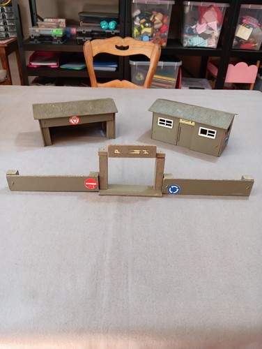 Lot caserne militaire - , ancienne