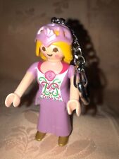 playmobil  1 personnage femme porte clefs tbe