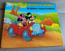 Livre "Le Monde En Relief De Disney" "Mickey Et Minnie Le Pique Nique"
