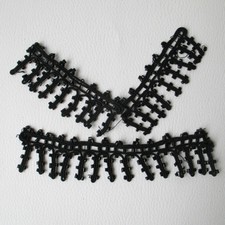 2 ELEMENTS PASSEMENTERIE