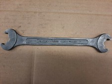 Outil ancien. Clé plate double fourches peugeot frères surpans  vana.lion 17x19
