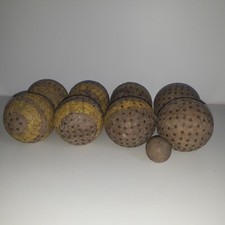 RARE JEU DE 8 BOULES EN BOIS CLOUTEES ANCIENNES DIAMETRE 10 CM