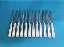 12 couteaux à entremets