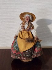 Santon habillé ancien Provence 26 cm – Paysanne lavande – Socle bois – Fait main