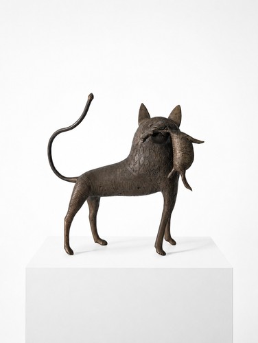 Sculpture lion proie en - sculpture,