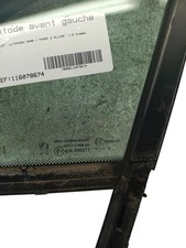 Custode avant gauche (porte)