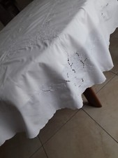 Nappe ovale ancienne brodée +
