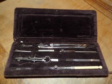 Boite compas ancienne - de,