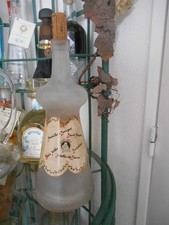 Bouteille musicale BOLLS   de  1938  , verre givré , BON ETAT  de fonctionnement