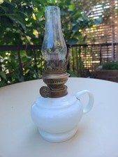 Lampe à pétrole ancienne en