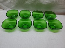 8 ramequins vert , bols 
