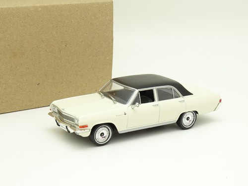 Ixo opel diplomat v8 - 1/43,