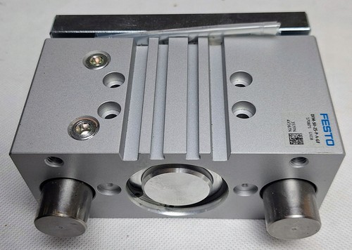 Cylindre pneumatique guidé
