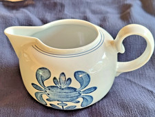Pot à lait en grés et