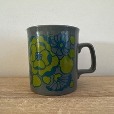 VINTAGE MUG FLORAL  - STAFFORDSHIRE POTTERIES - VERT, BLEU & GRIS- 70’s