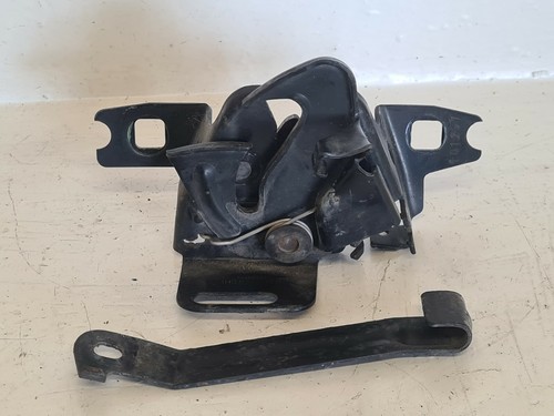 Système attache capot moteur