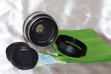 Objectif 50mm f2,8 ZEISS~TESSAR, monture M42 avec bouchons, pare-soleil, housse