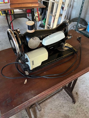 Machine coudre electrique - machine, a