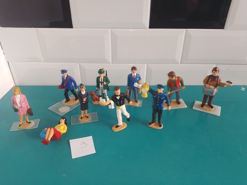 Lot 10 figurines - de,