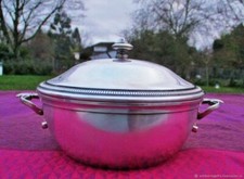 Soupière avec couvercle