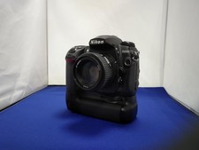 NIKON D200/MB-D200 Digital SLR