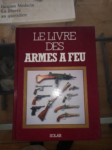 Livre des armes feu - livre,