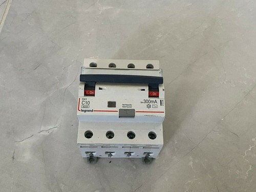 Disjoncteur differentiel 10a - disjoncteur,