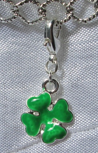 Charm trefle feuille vert - 1,