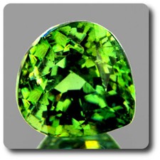 0.50 cts GRENAT DEMANTOIDE . VVS Ural Mountains, Russie. Avec Certificat d'auth