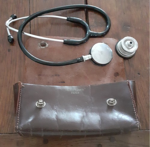 Ancienne trousse stéthoscope