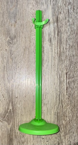 Socle pour poupée fille