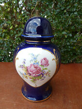 Ancien pied de lampe en porcelaine bleu nuit avec décor de fleur