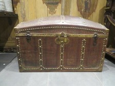 Grande Ancienne Malle Coffre De Marine Bombee En Cuir Cloutée Laiton Epoque XIXe