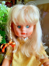 poupee emilie blonde avec la