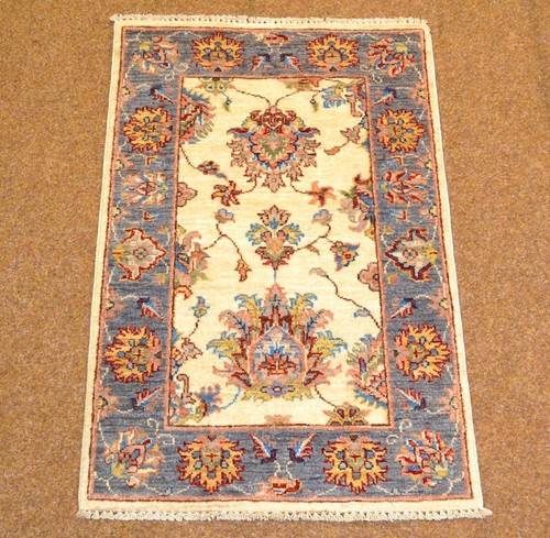 Tapis oriental tissé la - tapis,