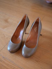Gucci talons plateforme beige foncé EU 36/UK 3/US 6 (porté une fois)