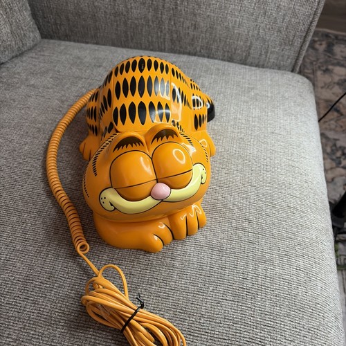 Vintage tyco garfield phone - garfield,