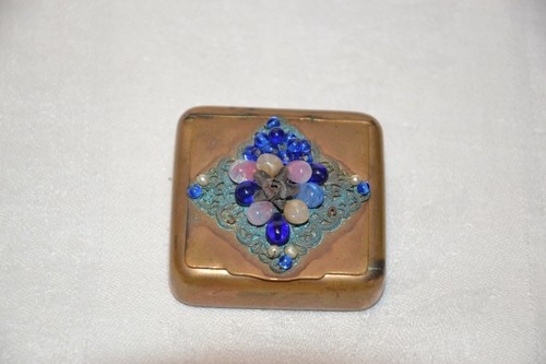 Ancienne petite boite - ancienne,