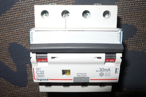 Disjoncteur differentiel - disjoncteur,
