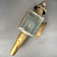 Vieille lampe en laiton, style