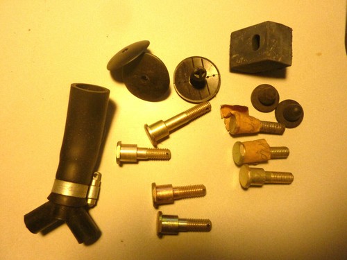 Anciennes vis pieces peugeot - pieces,