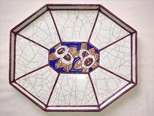 Plateau de Longwy époque art déco, forme octogonale 34,2 cm X 28,8 cm. Vers 1930